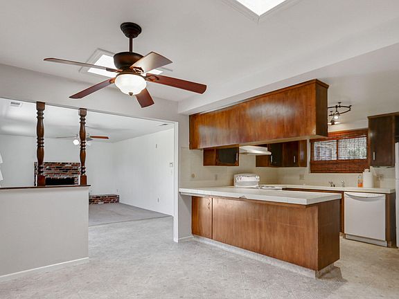 4th image of 2228 Northhill St