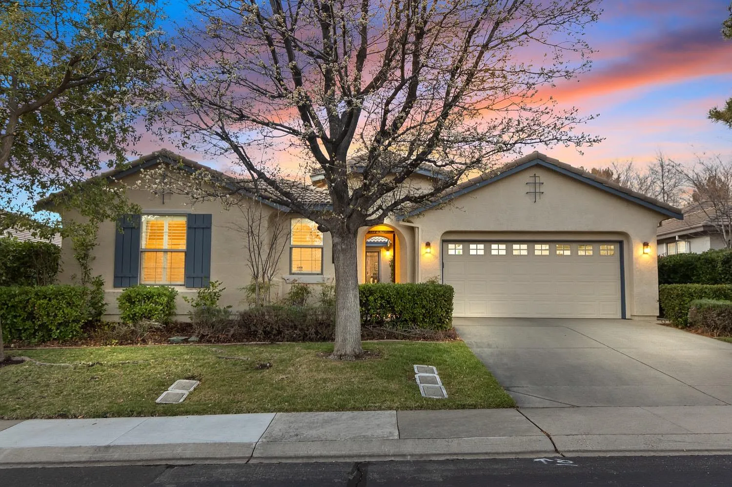 5028 Garlenda Dr photo 1