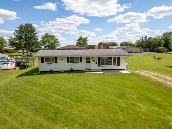 810 W Jackson St, Abingdon, IL 61410
