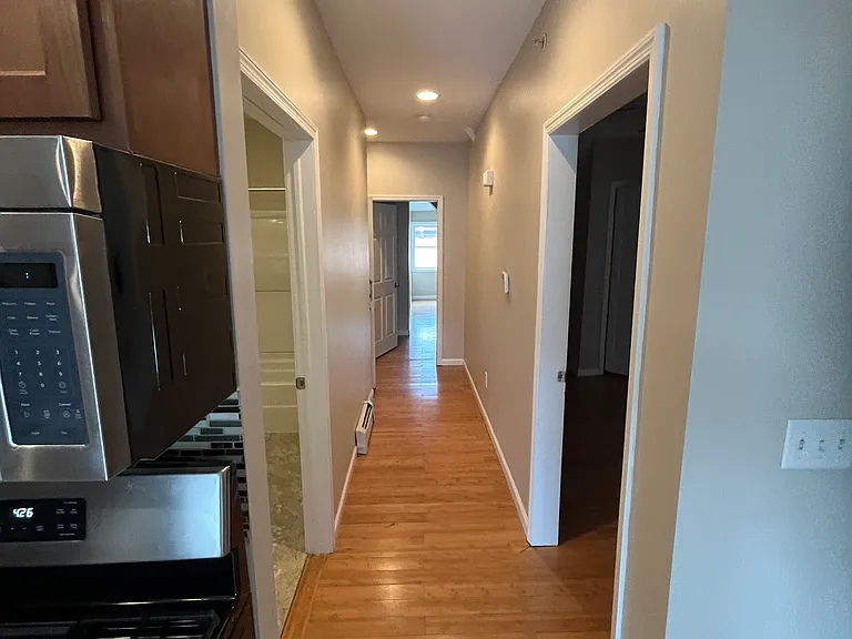 111-113 Chestnut St #6 — Photo 6