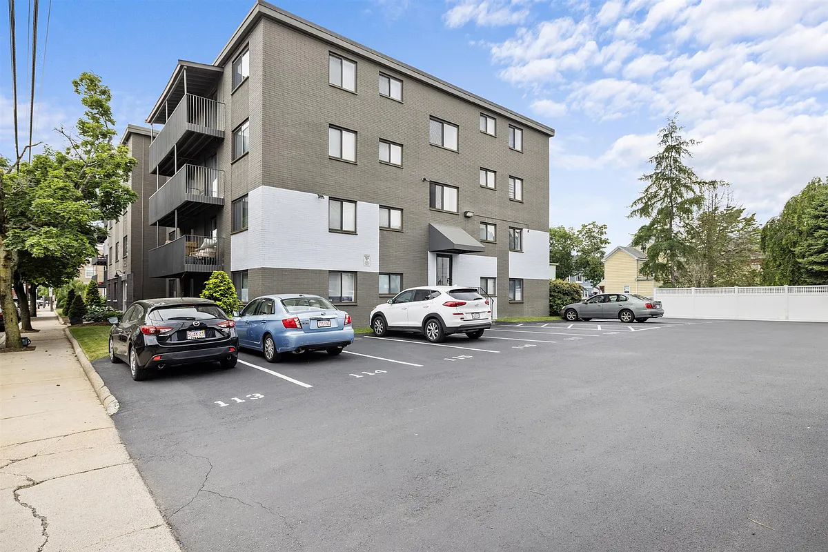 Building Photo - D134 Summer St