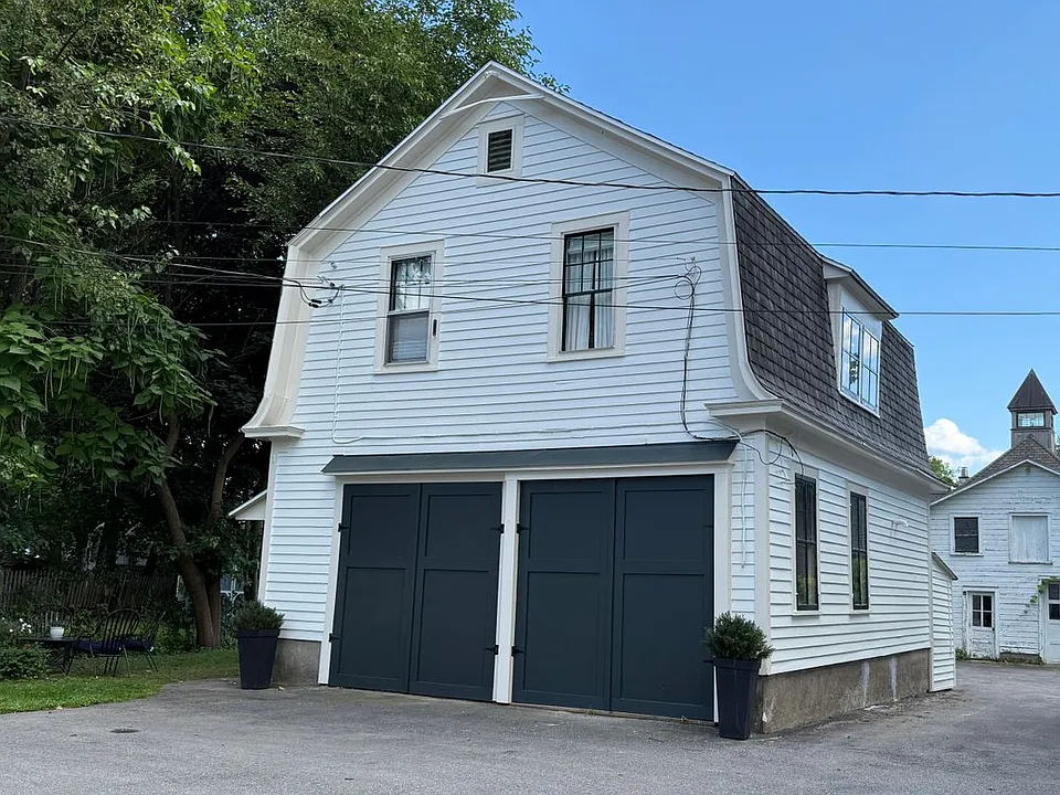 208 Lake Ave #B