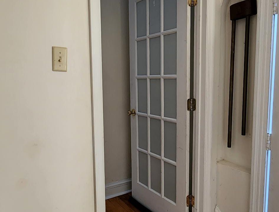 1st image of 60 Meadowpark Ave E