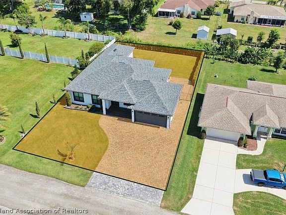 2nd image of 2202 Jackson Dr