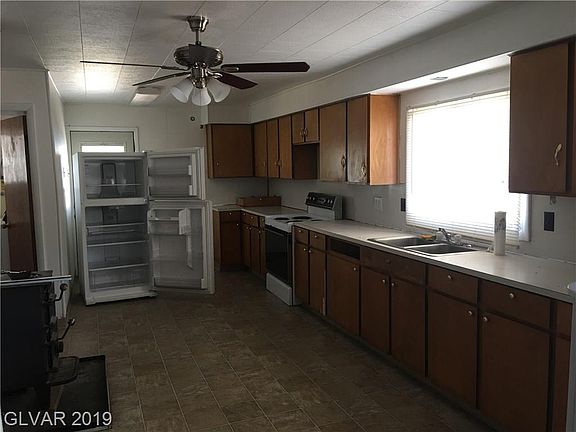 3rd image of 749 Avenue H