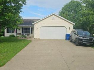 627 N Main St, Viola, WI 54664