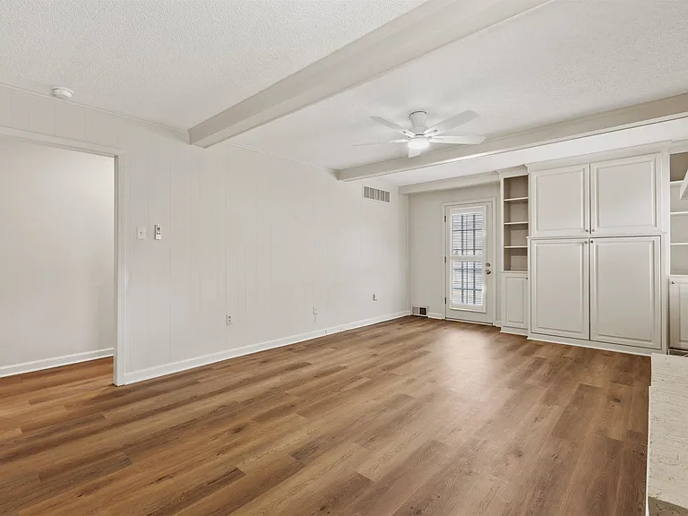 8604 Sandpoint Dr — Photo 12