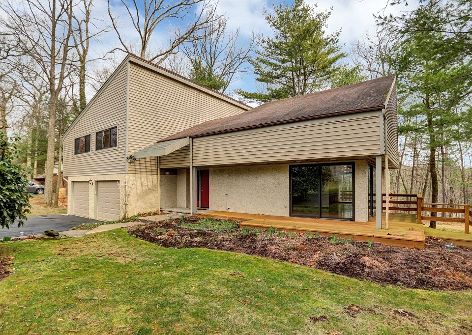 2nd image of 42 High Meadow Ln
