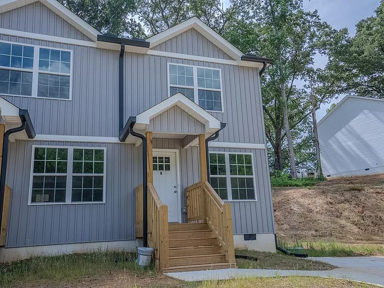 139 Harrison Ln SE — Photo 8