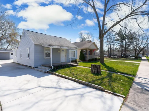 11668 Arcola St, Livonia, MI 48150