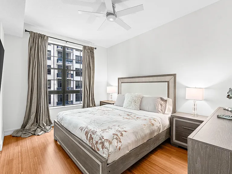 701 S Olive Ave #807 — Photo 11