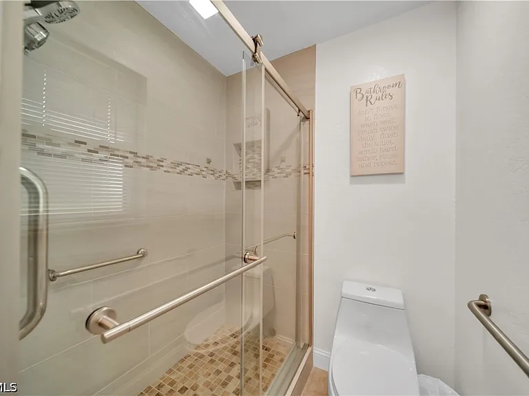 299 Rotonda Cir — Photo 10