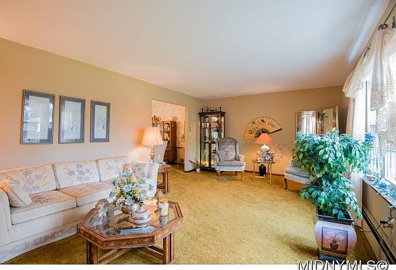 4th image of 34 Deerpath Dr