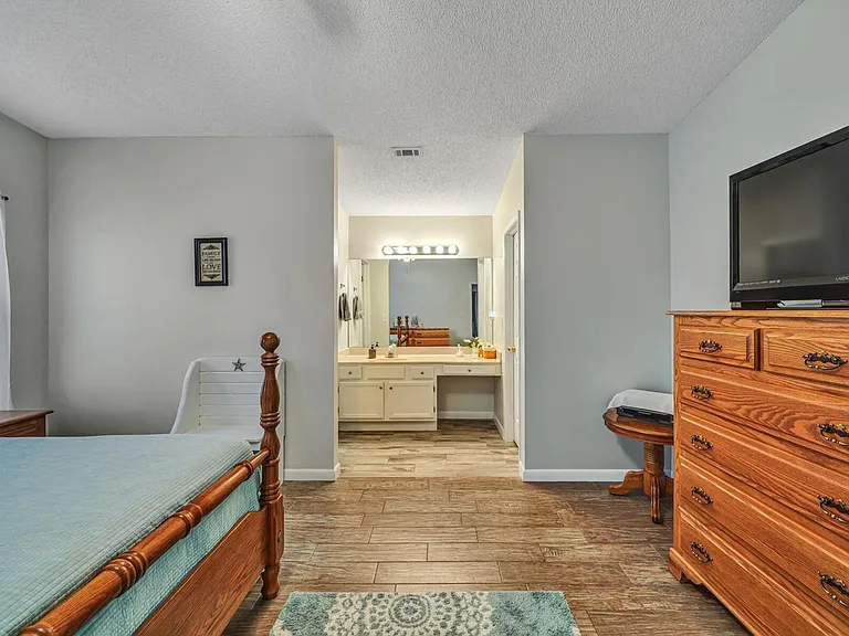 1696 Valparaiso Blvd — Photo 22