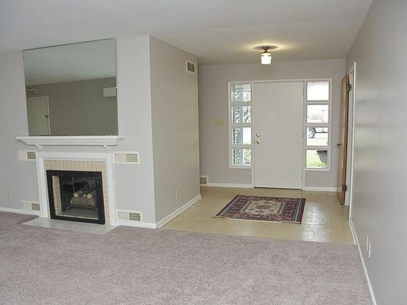 4th image of 2119 Aurora Ave