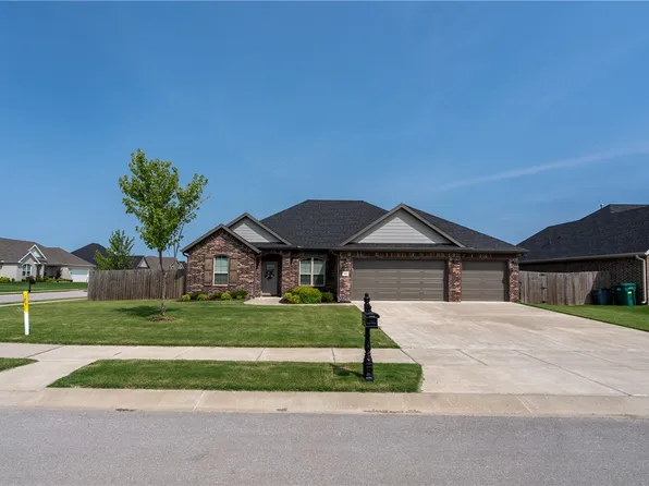 1218 Tivoli St, Springdale, AR 72762