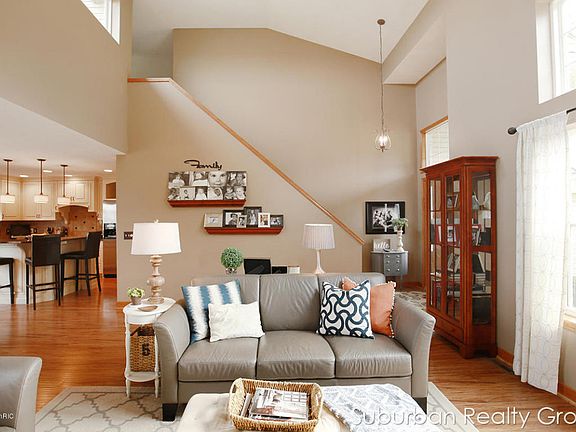 5th image of 3917 Suntree Ave