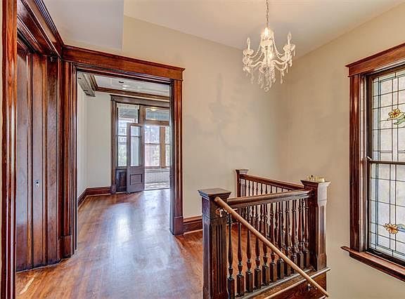 4th image of 5779 Pershing Ave