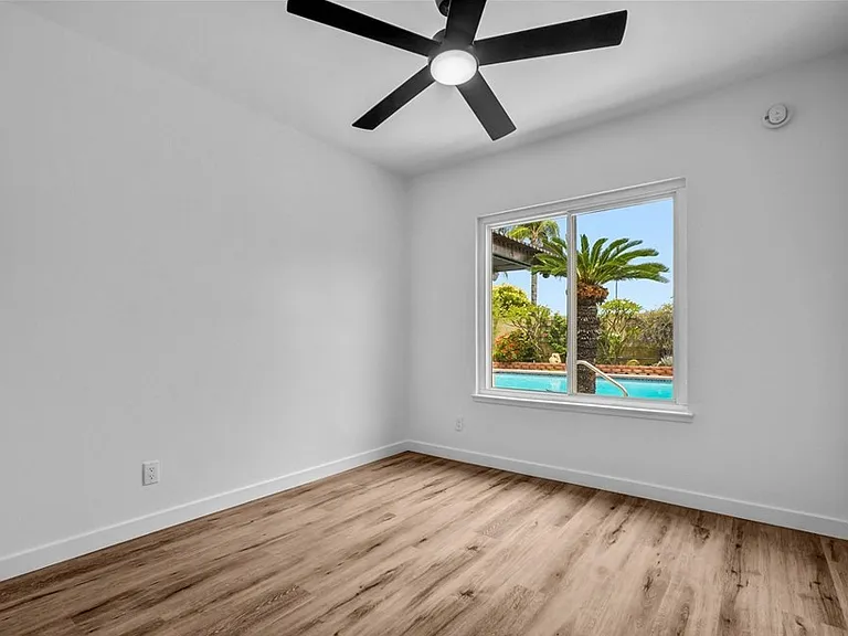 16560 Elm Haven Dr — Photo 18