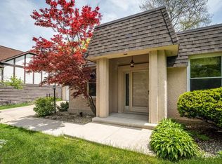 952 Norwood Ct, Naperville, IL