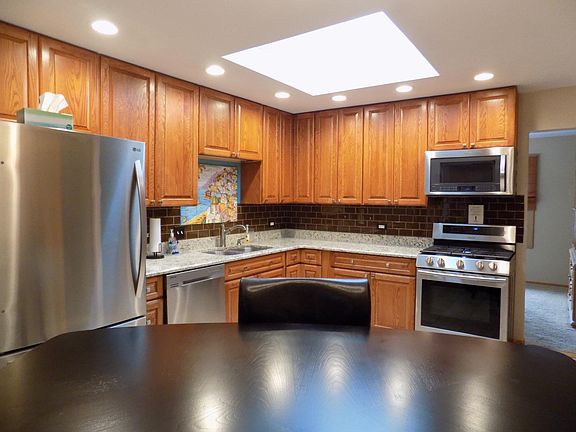 5th image of 8848 Hickory Dr