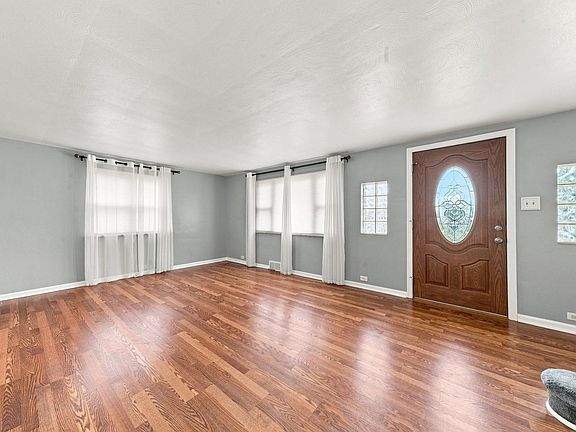 5th image of 494 Lougeay Rd