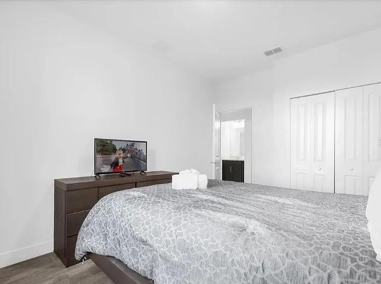450 Captiva Dr — Photo 15