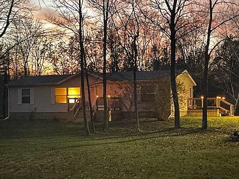 3rd image of 2285 15th DRIVE