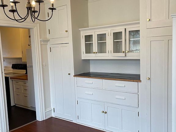 2nd image of 917 Highland Ave Unit 3