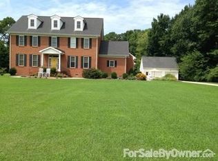 6055 Knotts Creek Ln, Suffolk, VA 23435