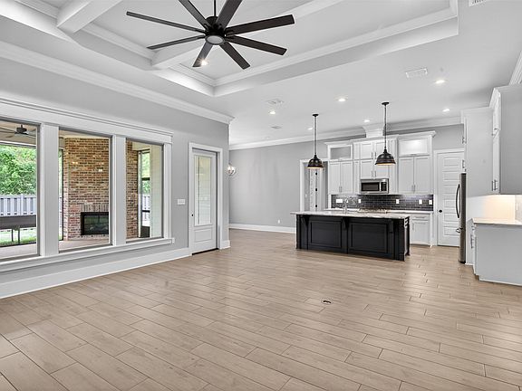 5th image of 470 Stacey Ln