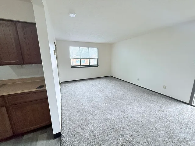2360 E Market St #2F — Photo 10