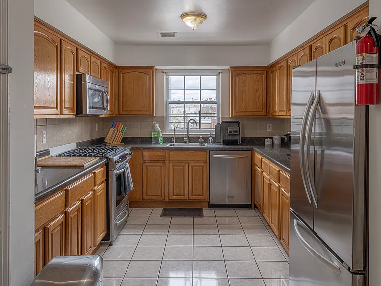 651 Ocean Ave #2 — Photo 5