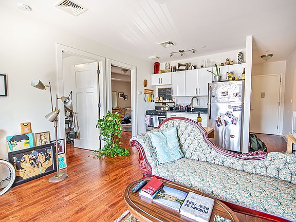 4th image of 50 Jefferson St #2B
