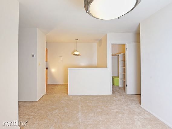 2013-10-01 _ Oakview Apartments-010