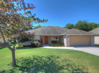 328 W 47th Pl, Sand Springs, OK 74063