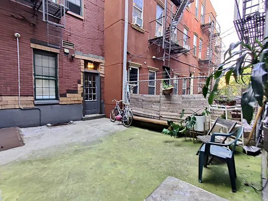 Rented by Signature Property Realty | media 19