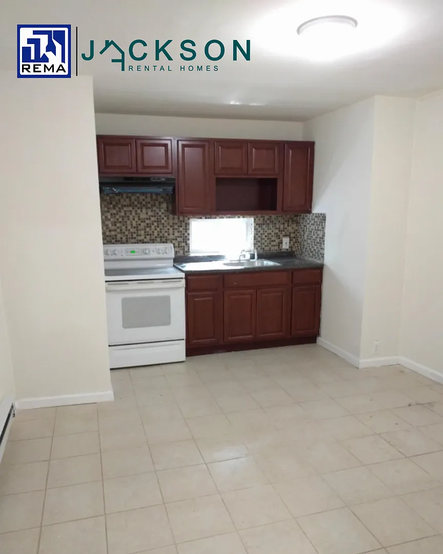 6012 Irving St. — Photo 2