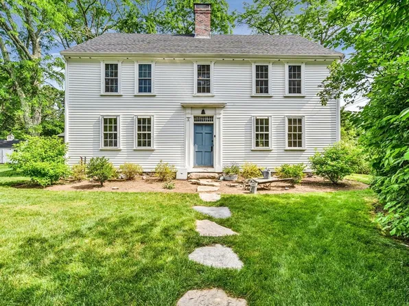 2 Curtis Ln, Medway, MA 02053