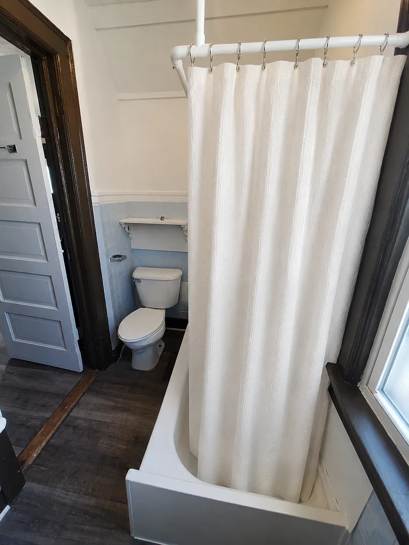 3237 N 34th St. (Duplex) — Photo 4