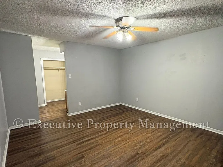 410 Jeffrey Ln — Photo 22