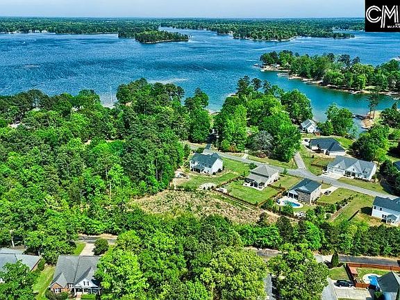 3rd image of 109 Carrituck Ct