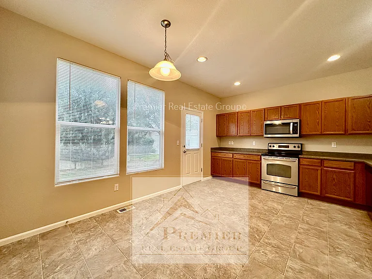 7938 Sandy Springs Point — Photo 4