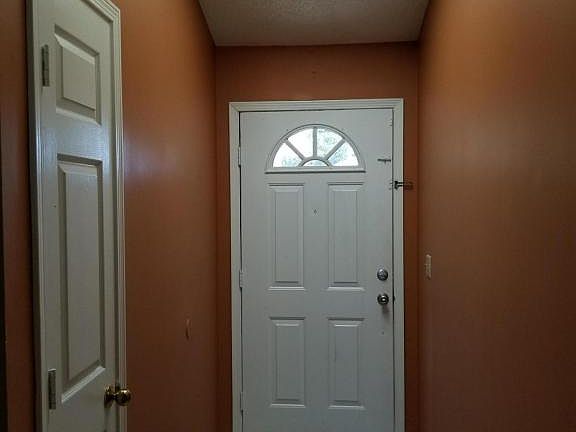 3rd image of 8425 Rockridge Dr