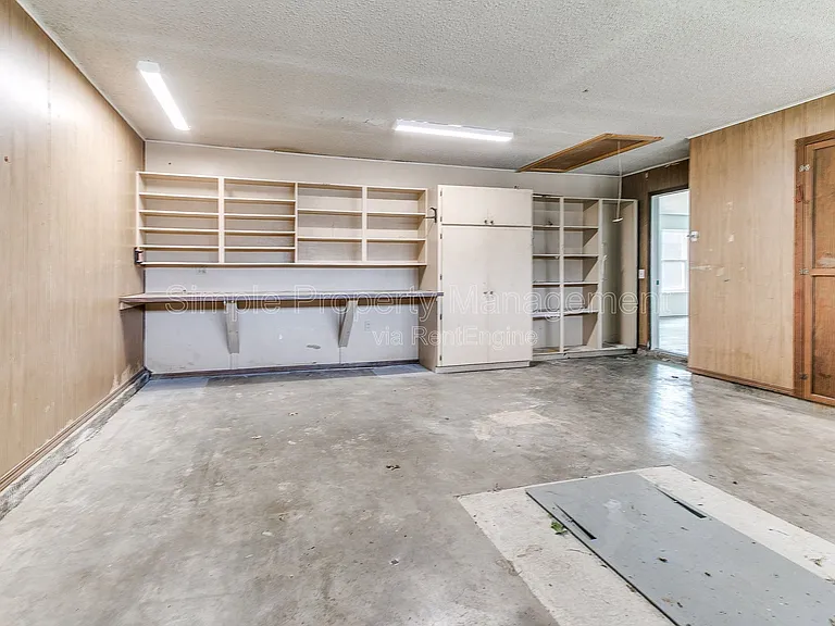 2401 Fedderson Dr — Photo 33