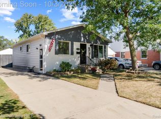 2426 Wiltshire Rd, Berkley, MI 48072