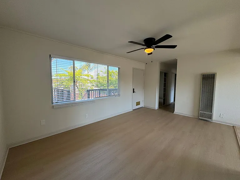 655 N Delaware St — Photo 9