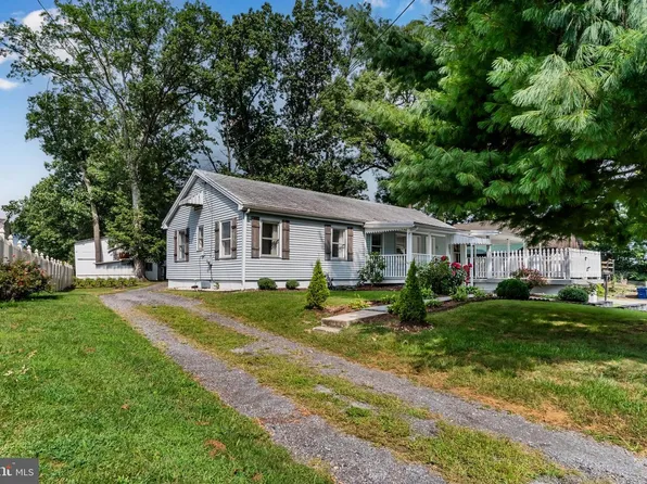 2103 Smoketown Rd, Fayetteville, PA 17222