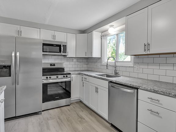 3rd image of 234 Glenhaven Dr #2