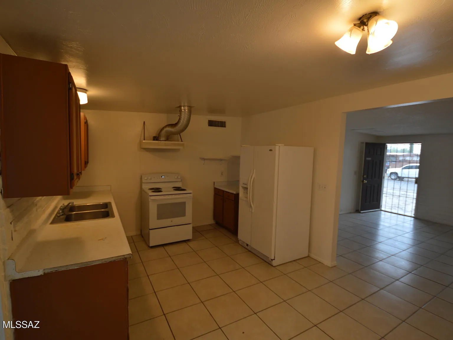 3 bed, 2.0 bath, 1468 sqft, $1,600 — Photo 3